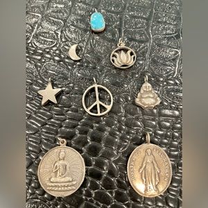 LOVE TOKENS Charms/Pendants Silver (8)